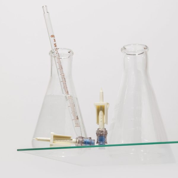 Universal Vial Spike with 0.2 µm Air Filter